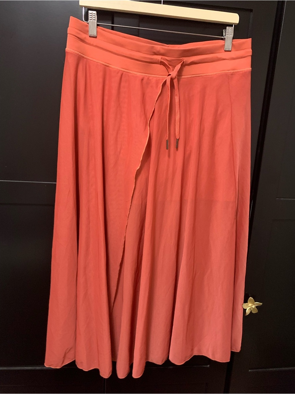HALARA Coral Midi Drawstring Skirt mesh split front athleisure comfy summer